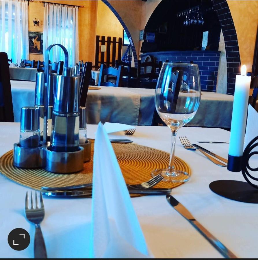 מלון בוסטאני Restaurant Casa Miorita מראה חיצוני תמונה